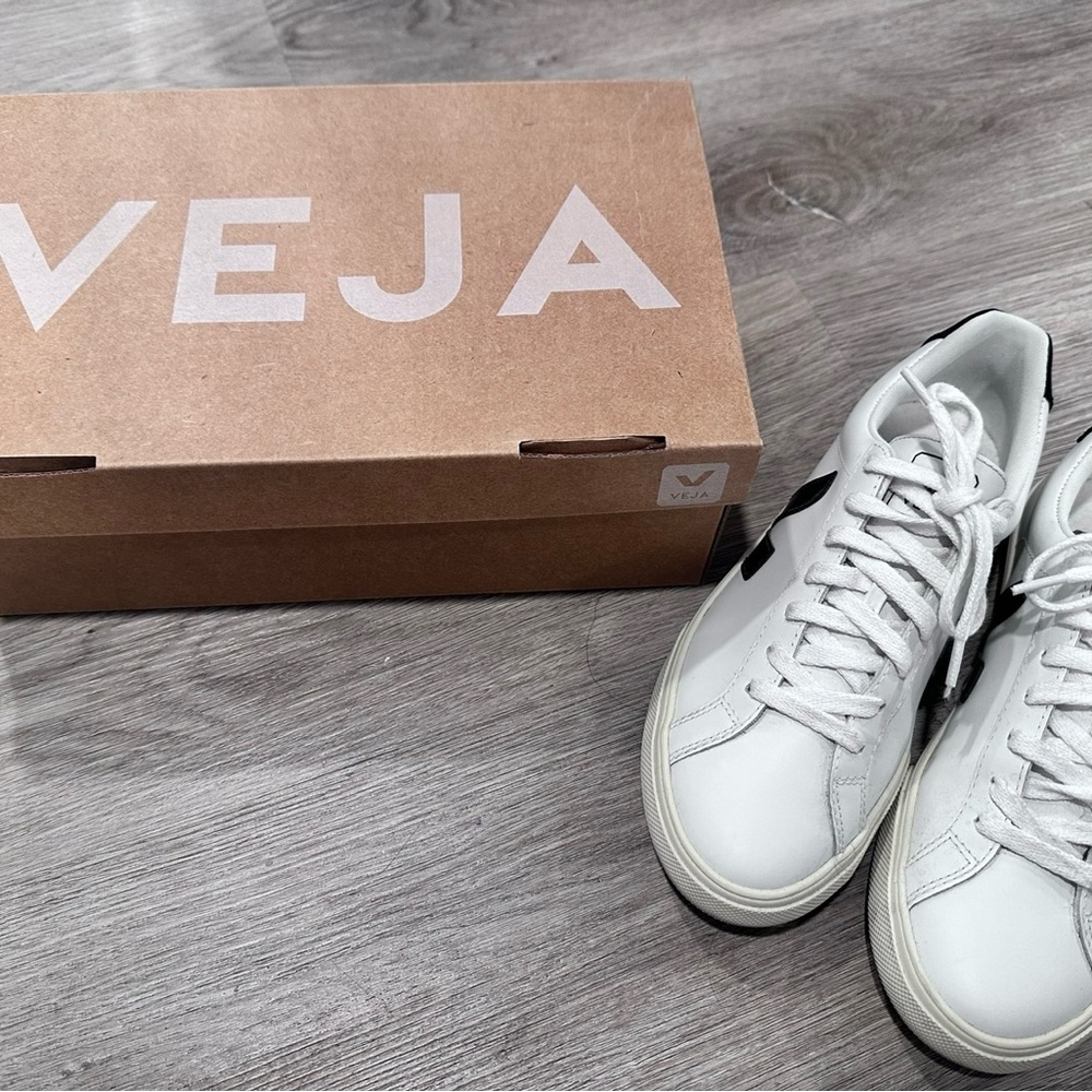 Veja White and Black Minimalist Sneakers (pre loved)